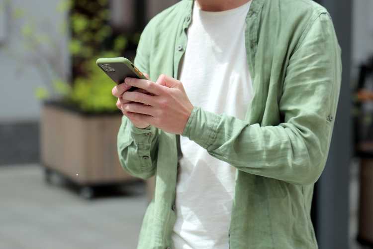 Applicazioni che ti spiano - fonte_Canva - piemontetopnews.it