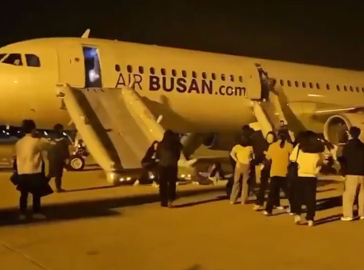 Panico a bordo del volo di Air Busan - Piemontetopnews.it