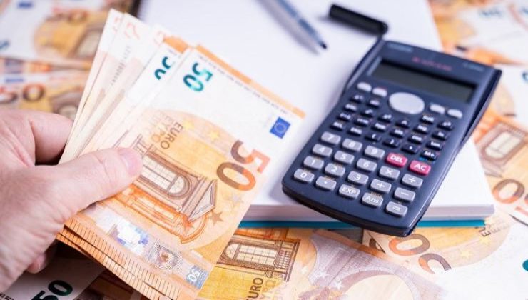 ASSEGNO DI INCLUSIONE, migliaia di domande cancellate, dai comuni non arriva il documento essenziale | Le famiglie senza soldi