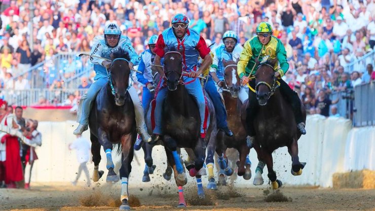 Un momento del Palio di Asti
