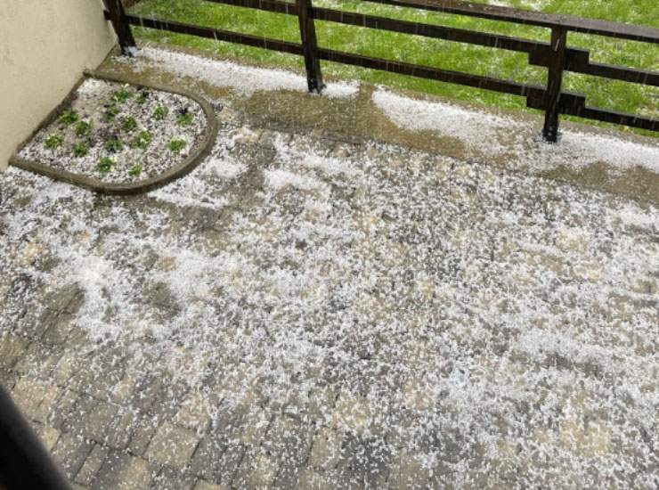 Strade e balconi imbiancati, in Piemonte è già pieno autunno - Piemontetopnews.it