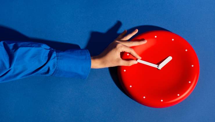 ORA LEGALE, cambia tutto: le lancette verranno spostate molto prima