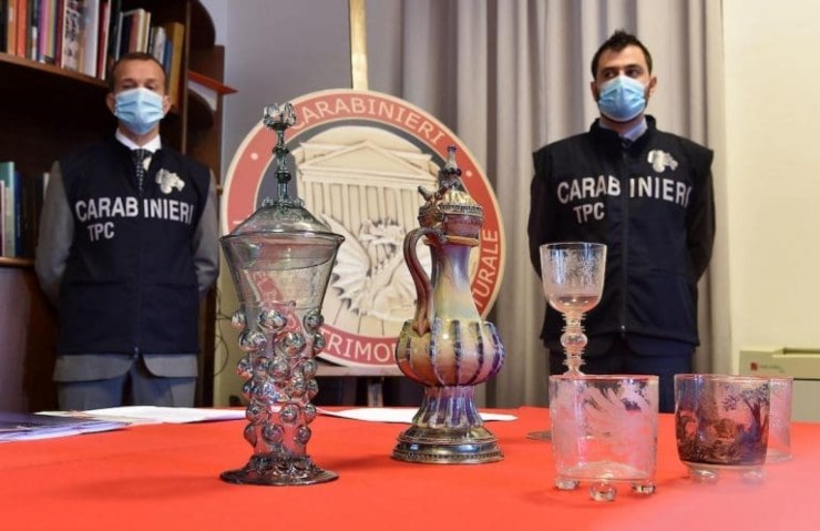 Reperti ritrovati e restituiti allo Stato