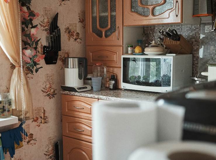 microonde su piano cottura