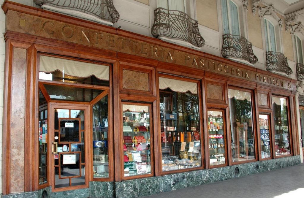 A spasso per locali storici torinesi: la Confetteria Pasticceria Pfatisch