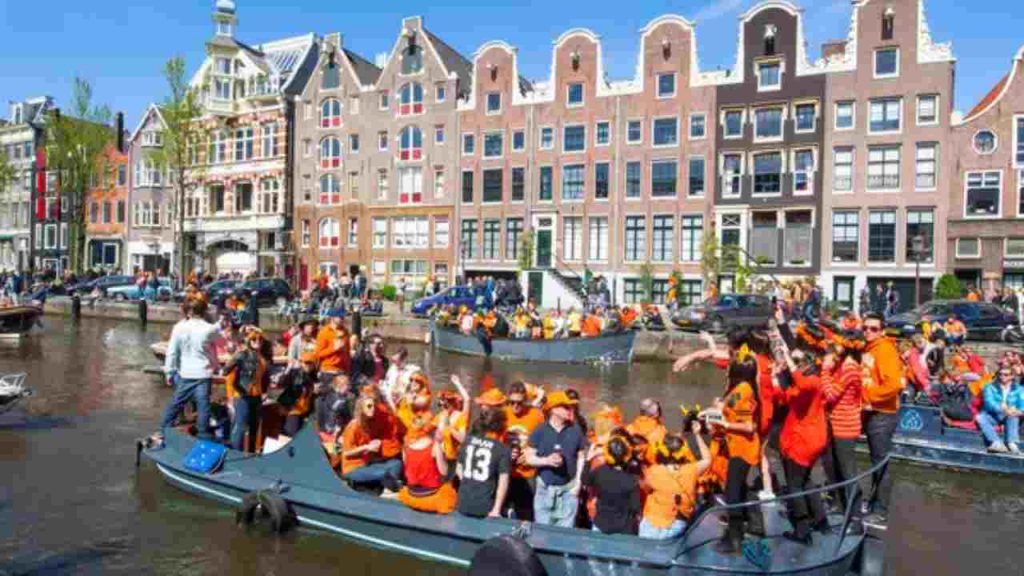 king's-day-amsterdam-depositphotos-piemontetopnews.it