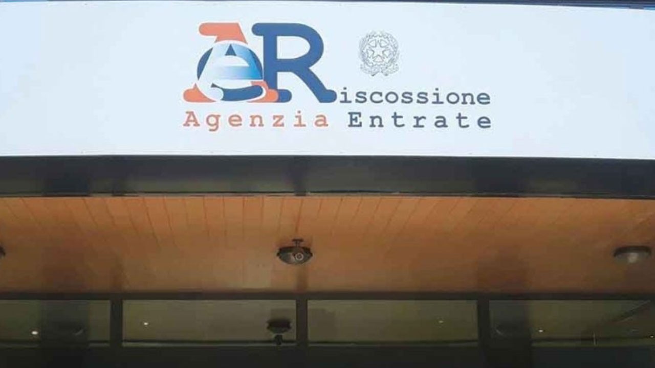 Agenzia delle Entrate, ferie in bilico: stabilito il tetto massimo di giorni per legge | Partono gli accertamenti, vengono e bussano alla porta