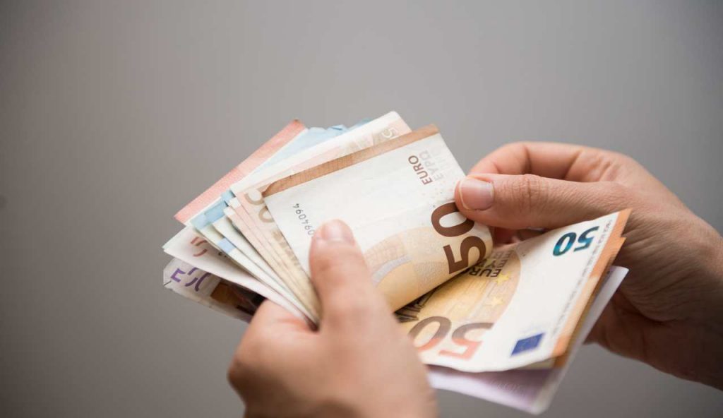 Aumento stipendio - fonte_Canva - piemontetopnews.it