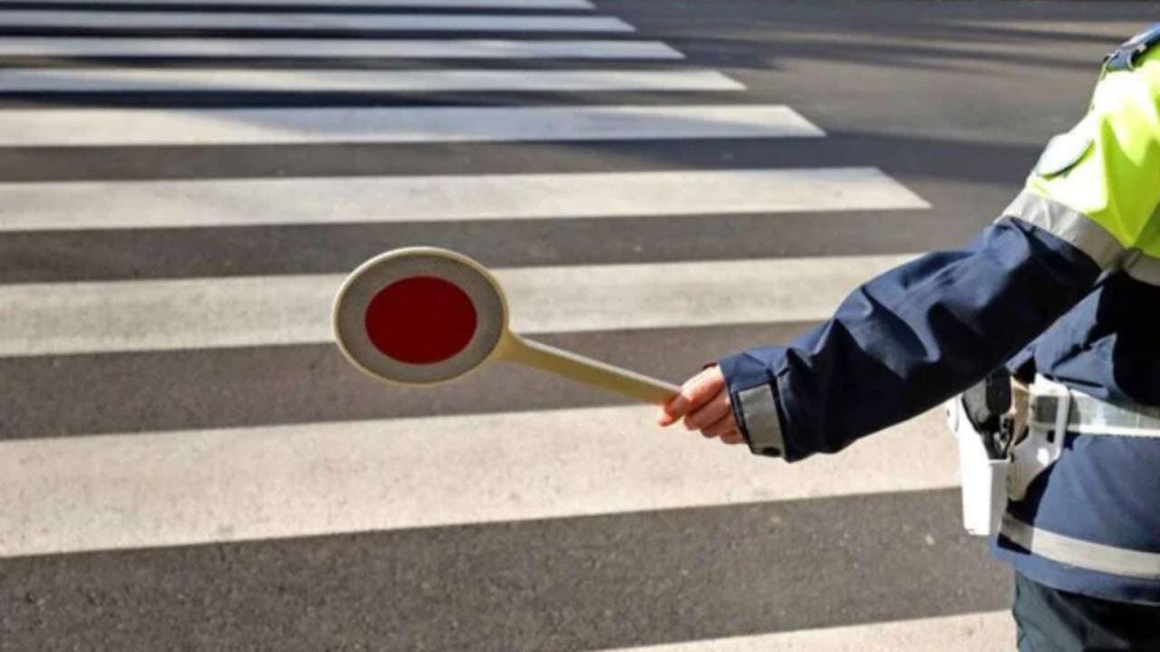 Ultim’ora codice della strada: “Favorisca metro a nastro” | Anche se camminate ve lo chiedono, passata la legge