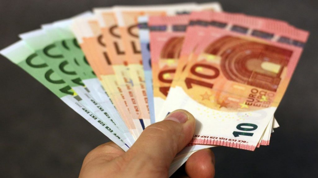 Contanti addio, arrivano le multe - Piemontetopnews.it