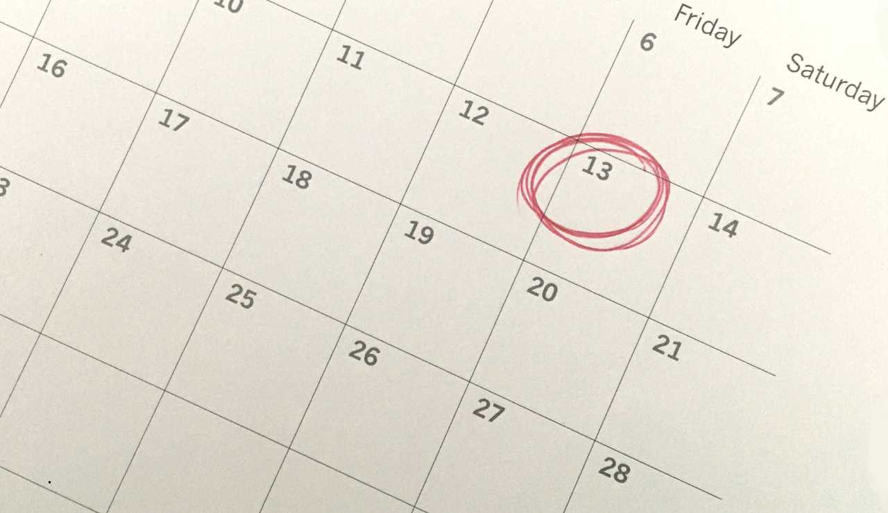 Ultim’ora lavoro, “Dovete lavorare solo 4 giorni a settimana”: passata la legge | Il venerdì ve ne potete andare a mare