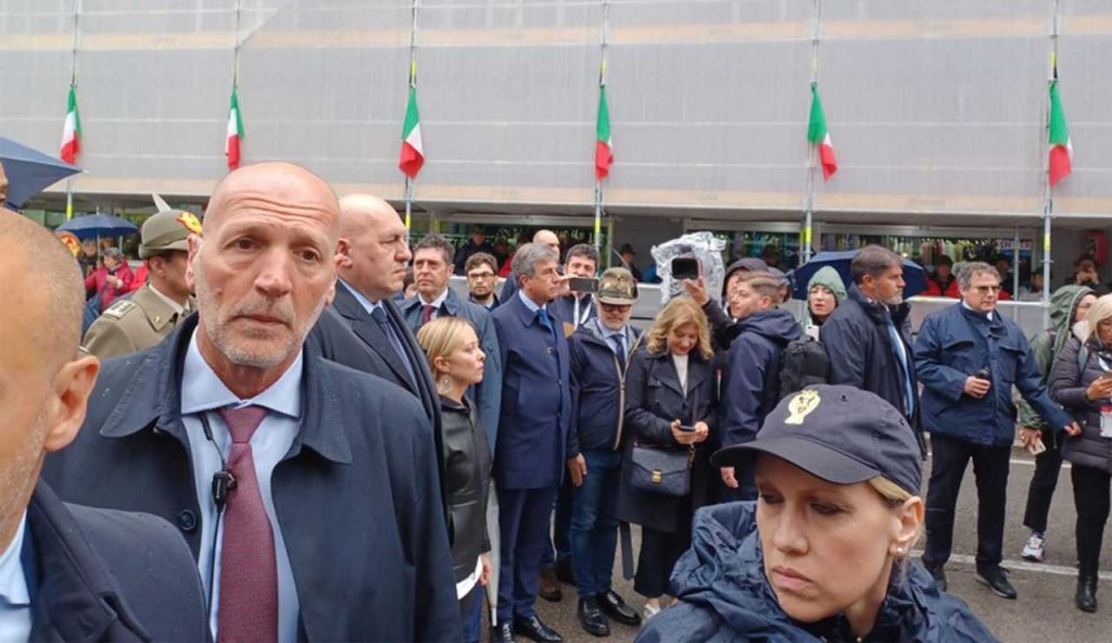 96esima Adunata Nazionale degli Alpini, Crosetto interviene: “Quattro perditempo non rovinino la festa”