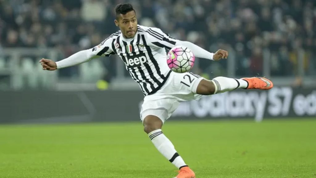 Alex Sandro ai tempi della Juventus - Piemontetopnews.it