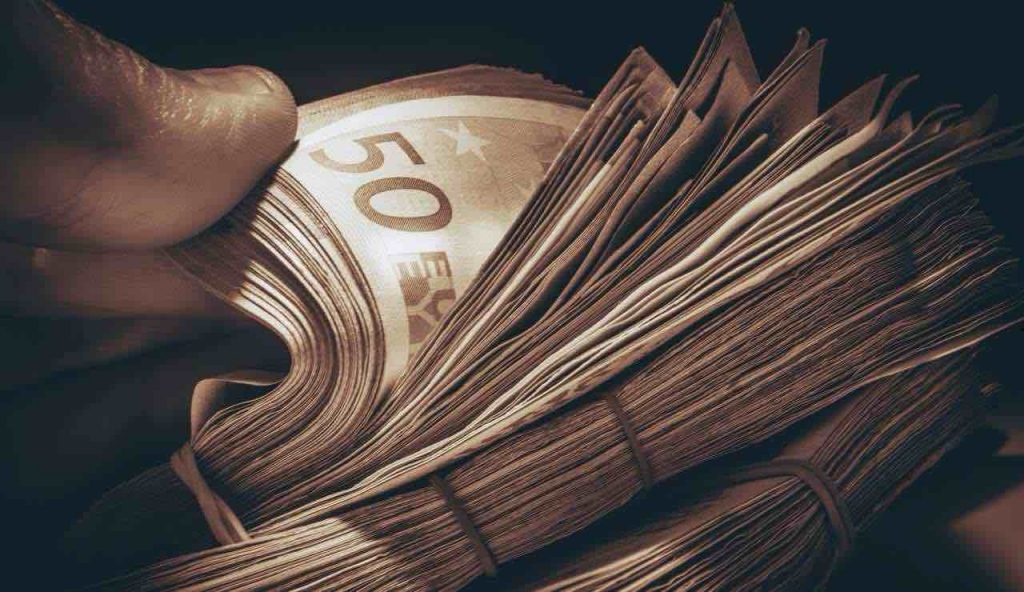 Banconote euro - fonte_Canva - piemontetopnews.it
