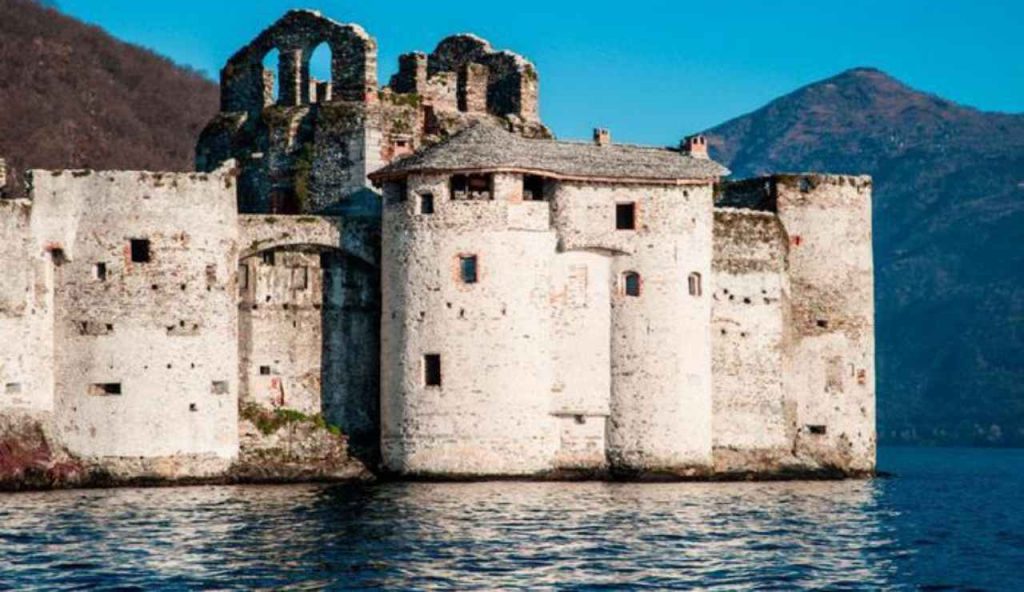 Riaprono i castelli di Cannero