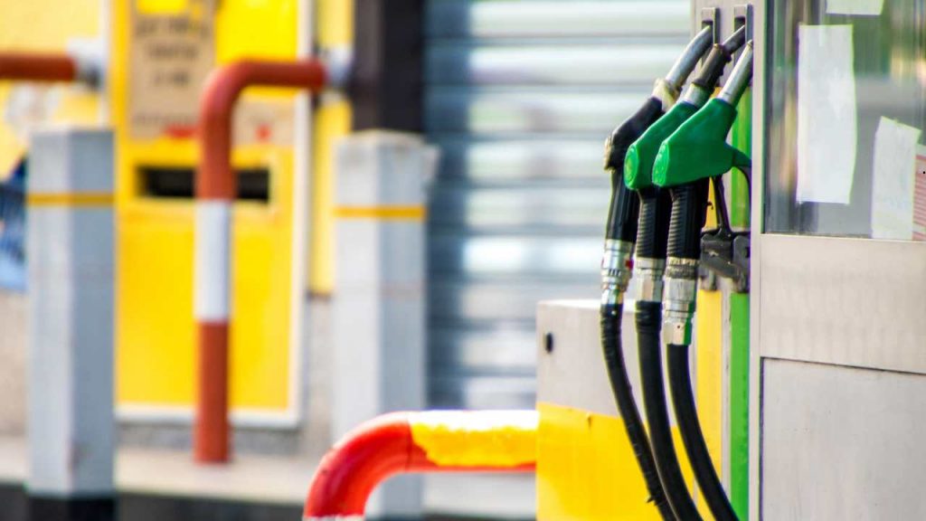 Pompa di benzina - fonte_Canva - piemontetopnews.it