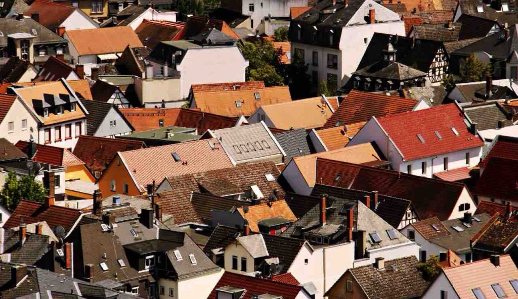 Si cammina sui tetti - fonte_Canva - piemontetopnews.it