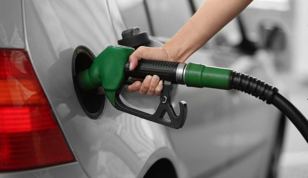 Benzina self service - fonte_Canva - piemontetopnews.it