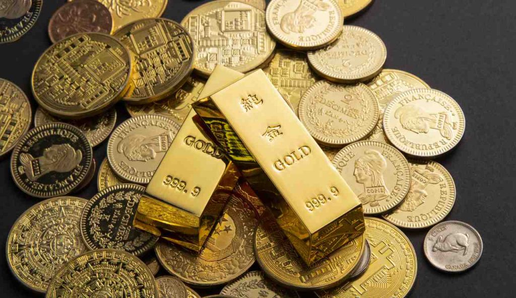 Va dal Compro Oro con un PC da 100 euro ed esce con mezzo milione in contanti | Si è sistemato a vita