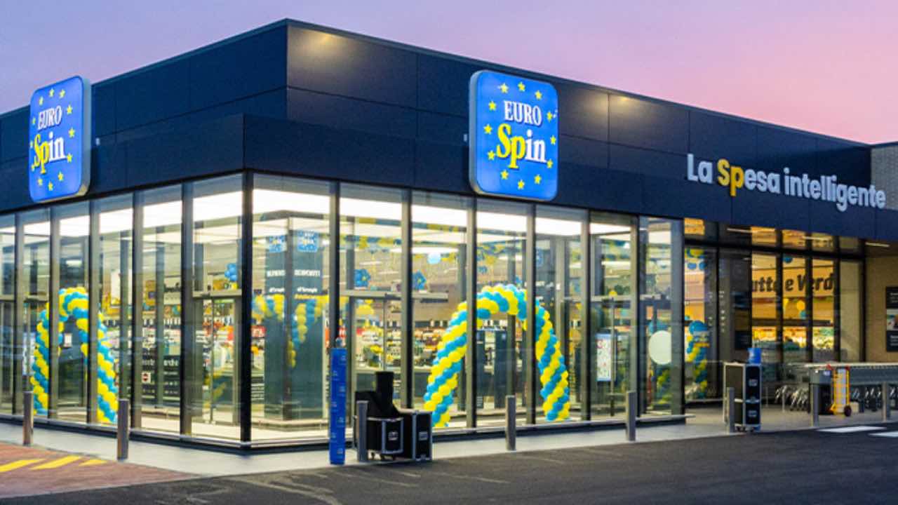 Eurospin e Lidl: introdotta la “tassa” annuale da 320 euro | La devono pagare tutti gli italiani: altrimenti non mangi