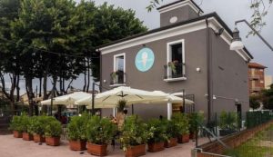 Le gelateria Casa Clara ha chiuso