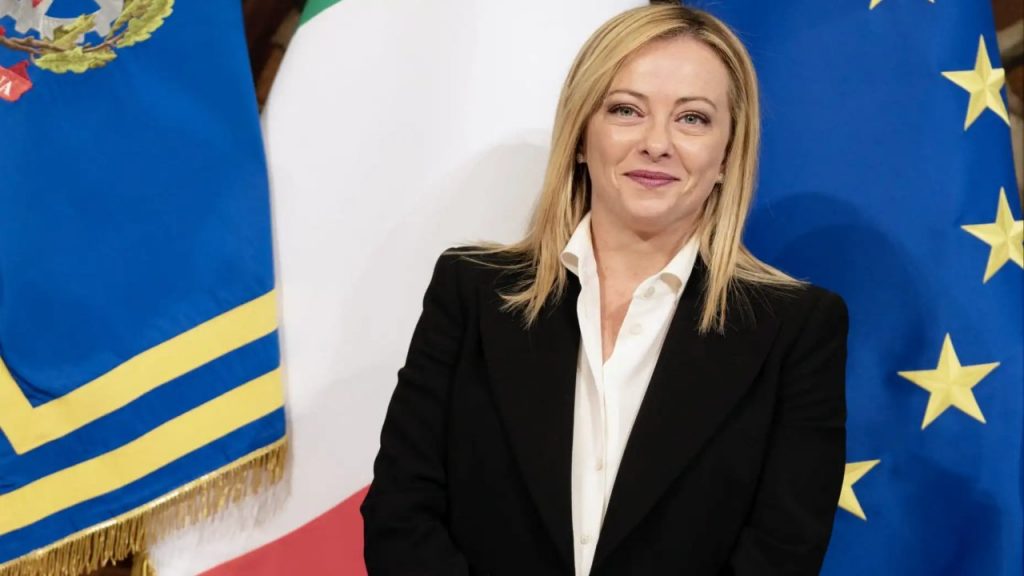 Giorgia Meloni ha deciso: ecco 30 giorni di ferie di cittadinanza OBBLIGATORI | Ad agosto devi riposarti per legge