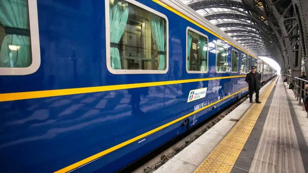 Torna il Sicilia Express, il treno che collega Torino a Palermo | Sarà operativo fino al 23 agosto