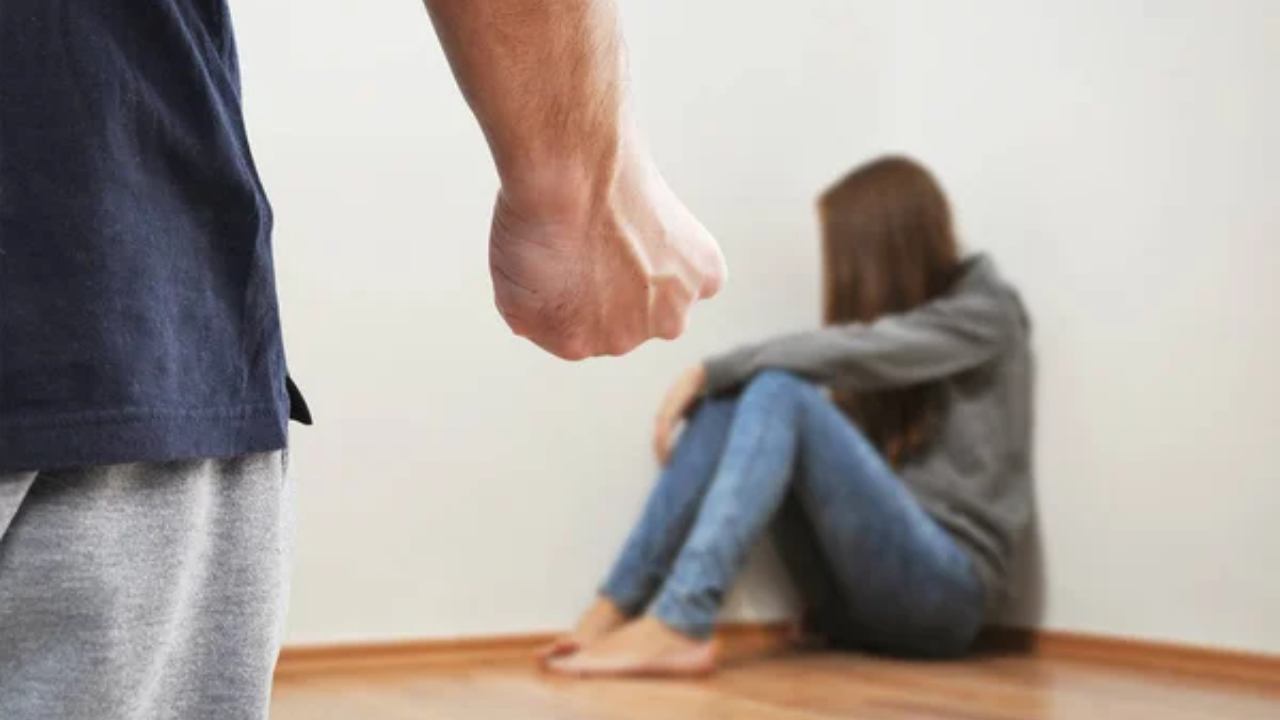 maltrattamenti-famiglia-depositphotos-piemontetopnews.it