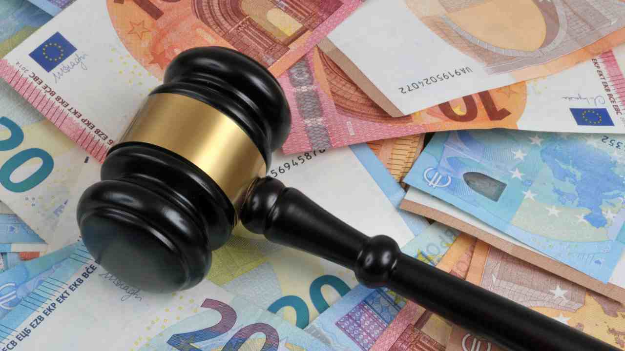 Doppio stipendio addio, la legge è implacabile - Piemontetopnews.it