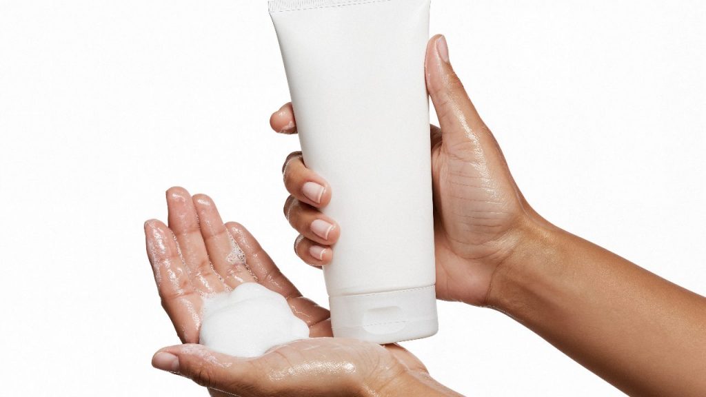 NON USARE QUESTO SHAMPOO: ti fa cadere tutti i capelli | Tragica scoperta