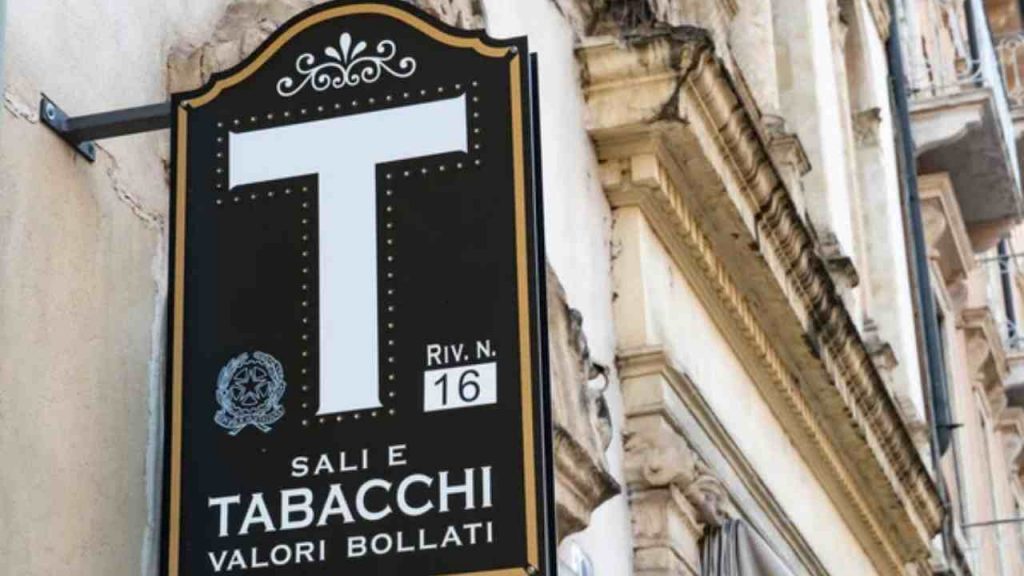 insegna-tabaccaio-italiano-depositphotos-piemontetopnews.it