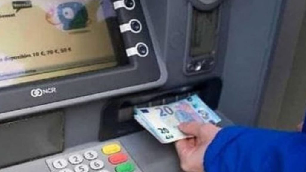 Prelievo Bancomat, occhio al 'righello' - Piemontetopnews.it