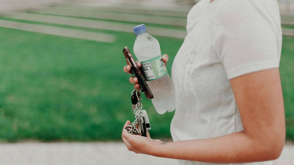 Sul bus grazie alla bottiglietta d'acqua, ecco come fare - Piemontetopnews.it