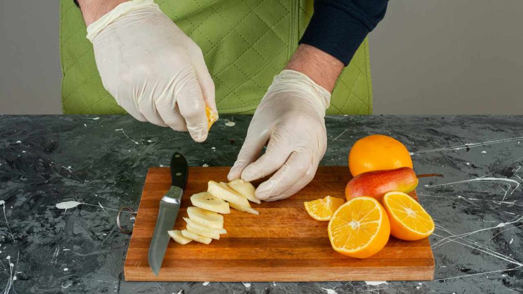 L'errore che commettiamo proprio tutti con il tagliere che usi ogni giorno
