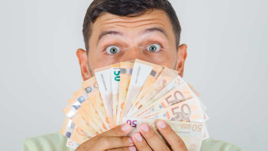 BONUS RESTA ATTIVO: € 300 compilando il modulo